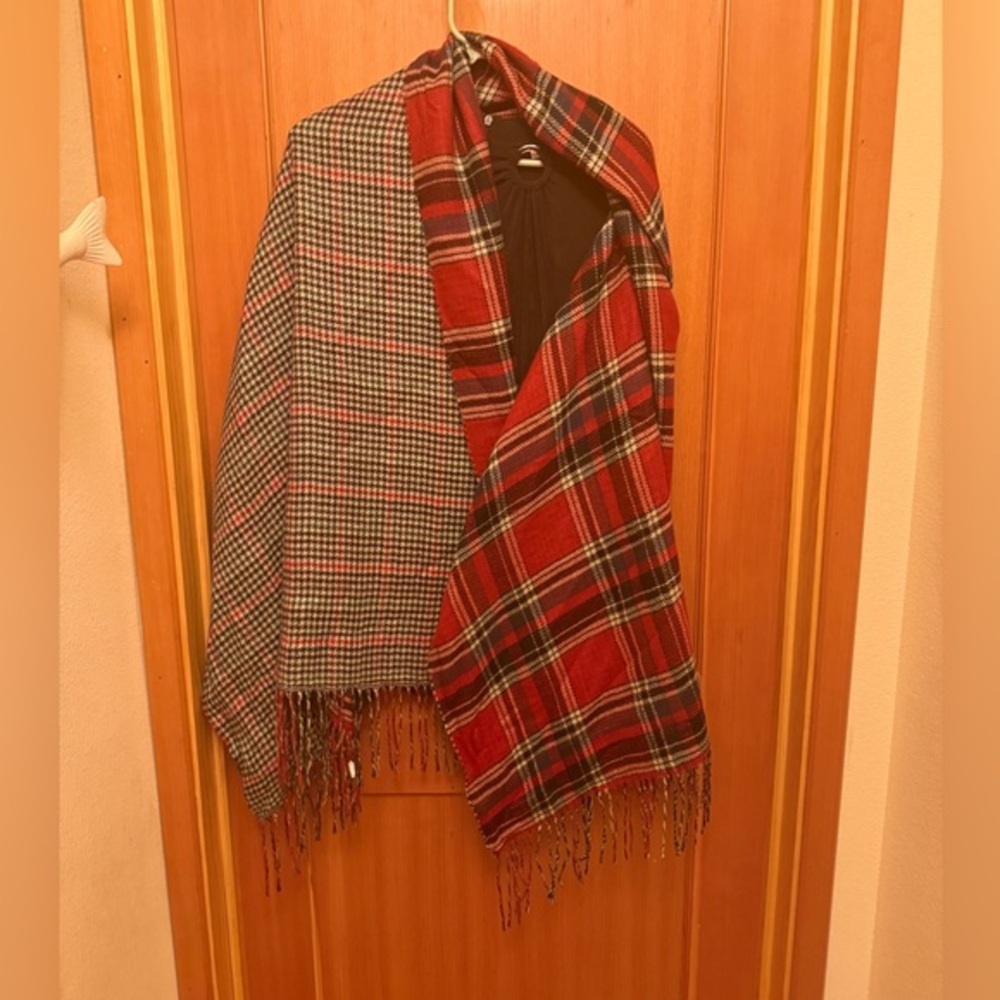 D&Y Blanket Scarf Reversible Double Patterned 70”x32”